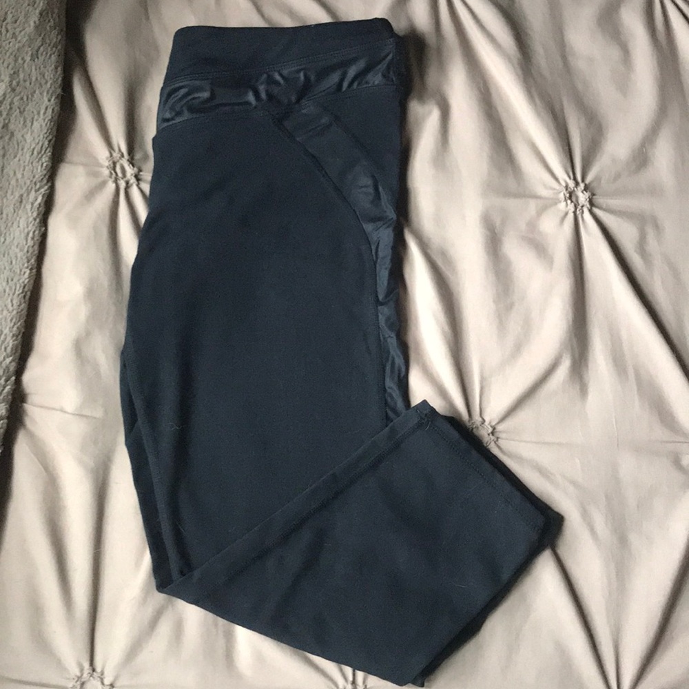 Fabletics capris